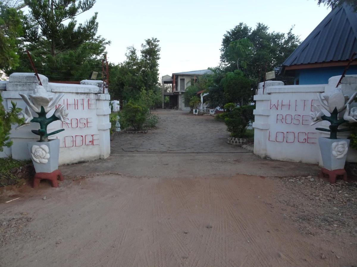 White Rose Lodge Лівінґстон Екстер'єр фото