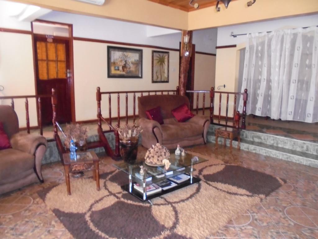 White Rose Lodge Лівінґстон Екстер'єр фото